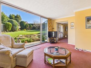 Sitting room- click for photo gallery